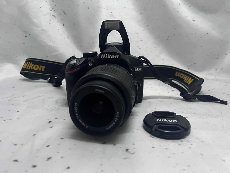 Фотоаппарат зеркальный Nikon D3200 + объектив 18-55mm VR Kit пробег 10К DSLR Зеркальная fuji камера canon фотоапарат sony видео canon фото