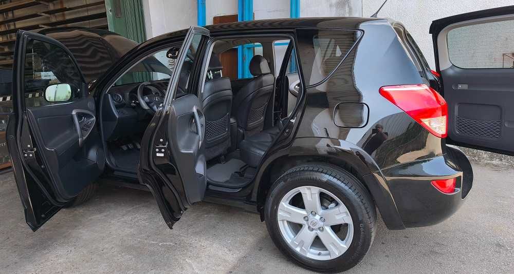 Carro SUV a diesel toyota rav4