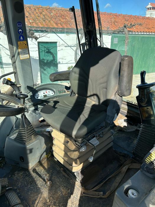 Retroescavadora New Holland B100BLR