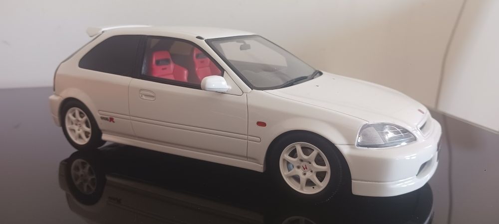 Miniatura Honda civic ek9 1/18