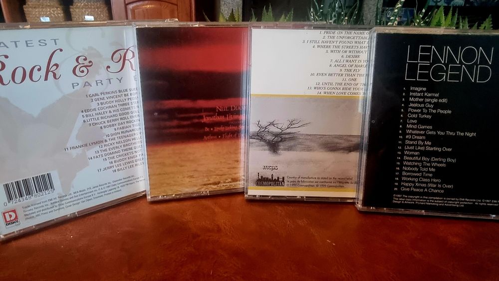 Vendo pack 4 cds (Neil diamond. Colectânea Rock, Tributo aos U2 e John Lennon)