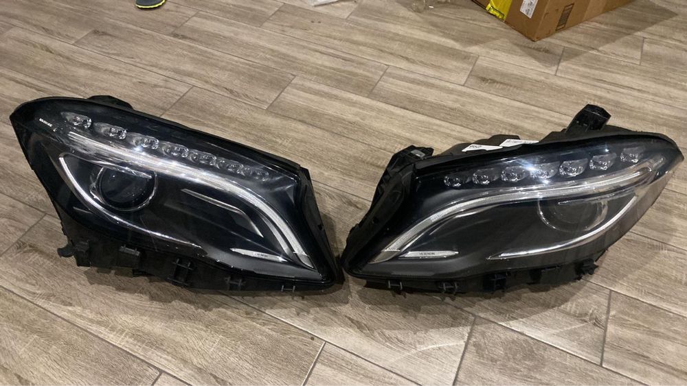 Mercedes w 156 GLA фара права ліва bi-xenon