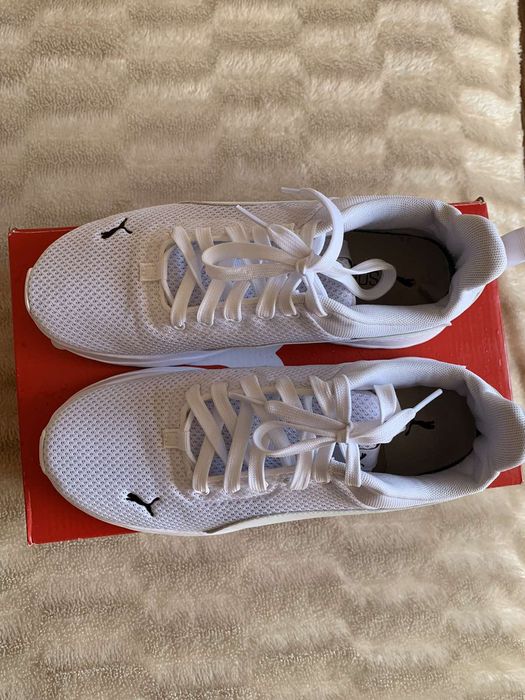 Кроссовки женские