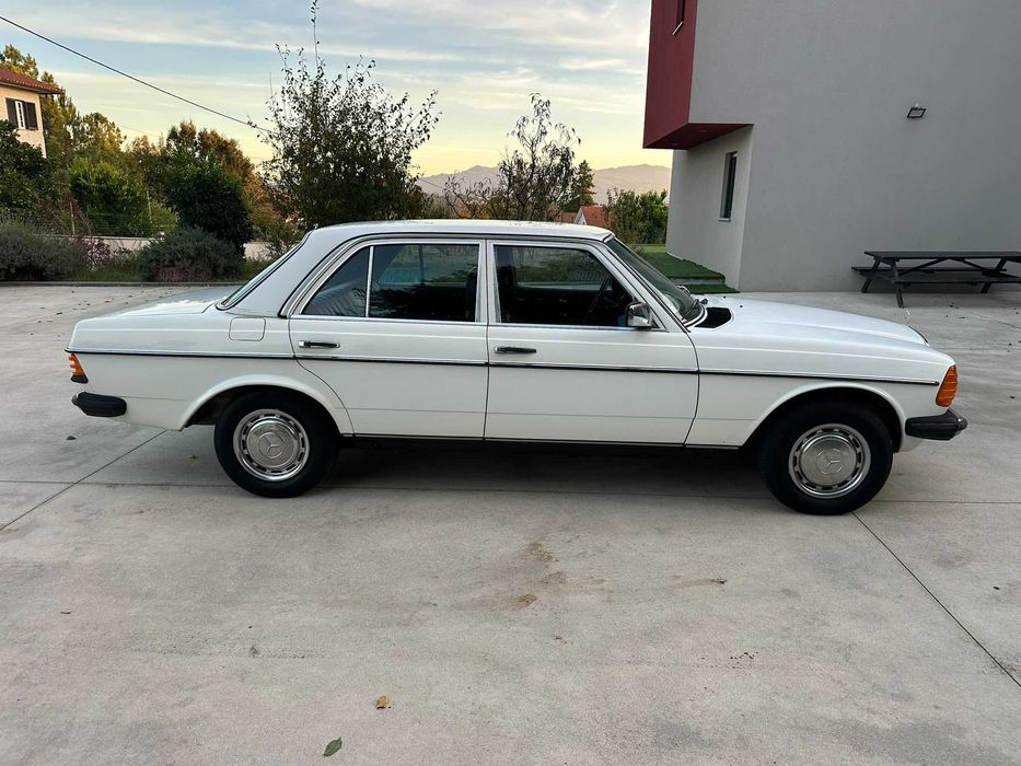 Mercedes Benz 300 D