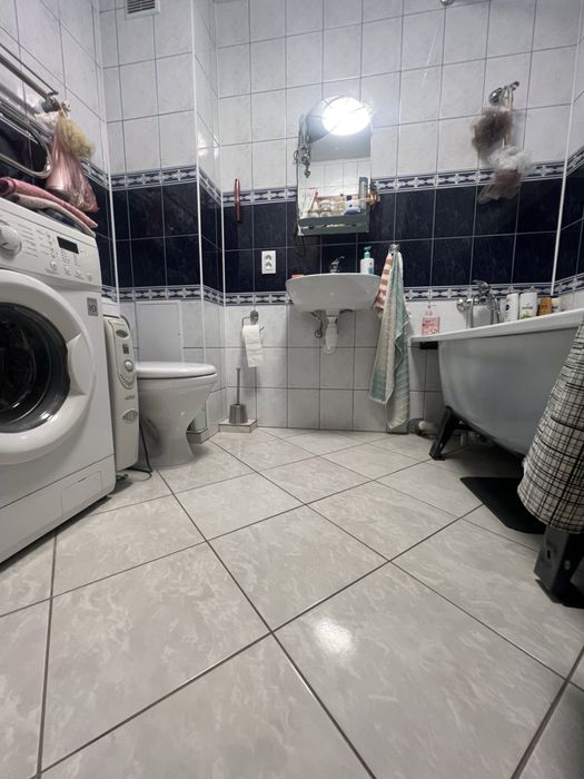 Продаж двокімнатноі квартири НАБЕРЕЖНА