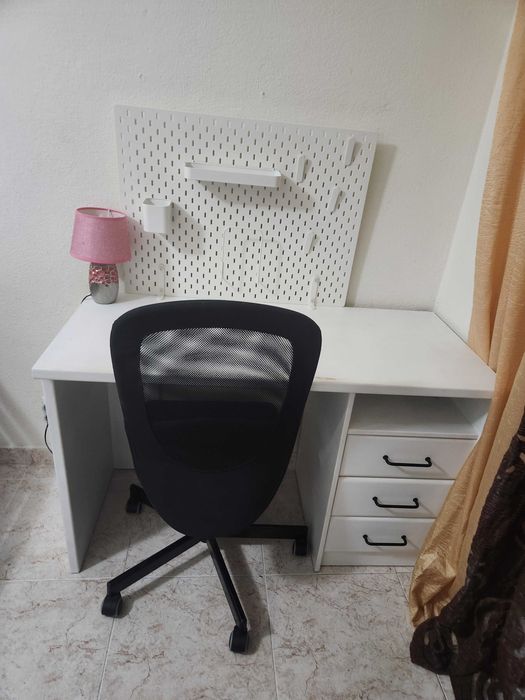 Quarto disponível para arrendamento