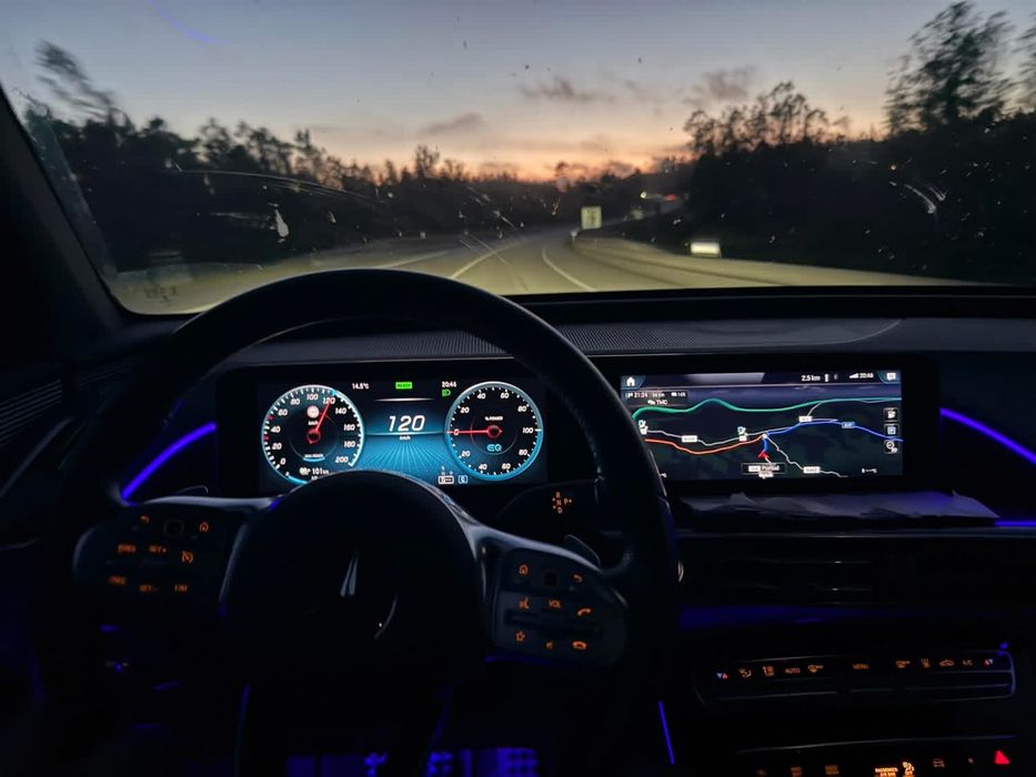 Mercedes EQC 400 4matic AMG com IVA