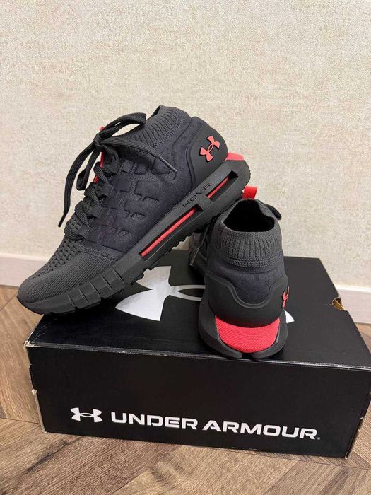 Кросівки Under Armour р.39-40 Hovr / Phantom 1 Reissue