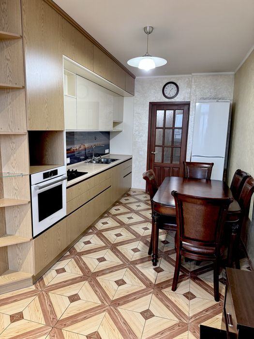 Продам квартиру 100 м2  автономное отопление