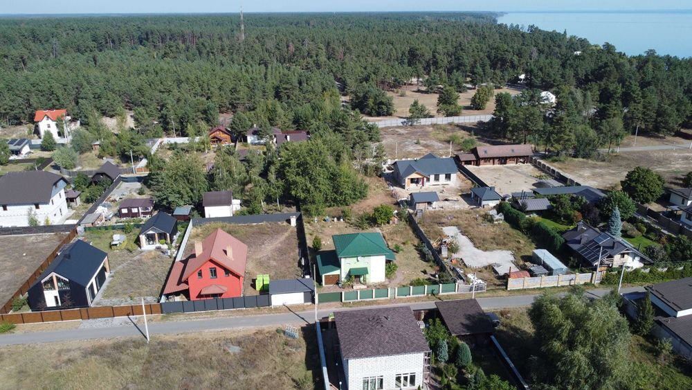 Ділянка на березі Київського моря в котеджному містечку Золотий Берег