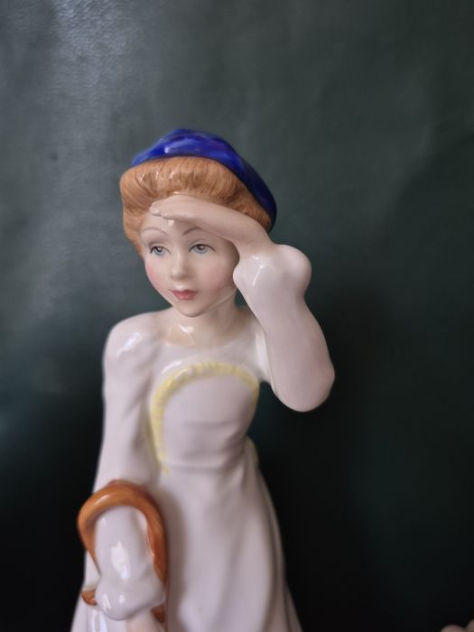 Порцелянова статуетка Royal Doulton Tender moment