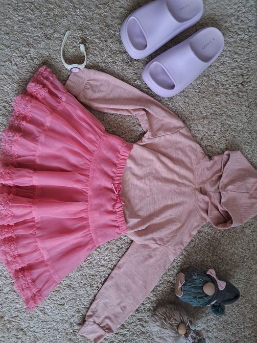 Отдам вещи на девочку 5-6 лет