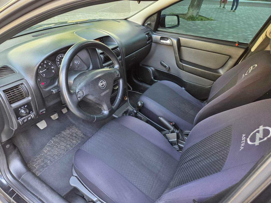 Продам Opel Astra 2006р. Один власник з автосалону, рідний пробіг!