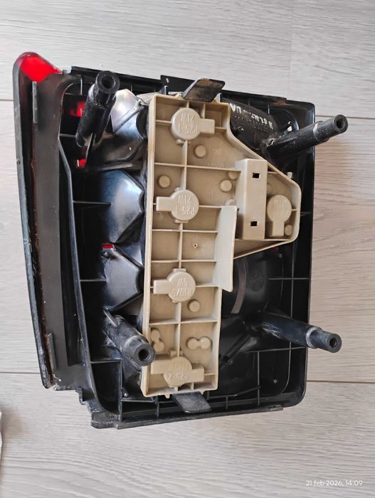 Farolim traseiro Drt  ou Esq Escort cabrio Mk4