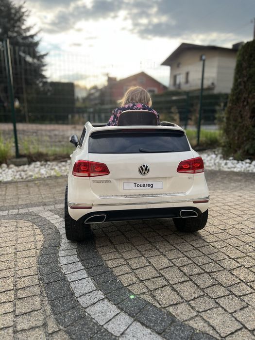 Pojazd akumulatorowy VOLKSWAGEN TOUAREG biały