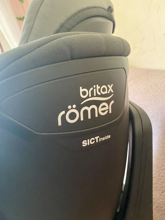 Fotelik samochodowy Britax Roömer  Dualfix M I-Size Space Black 9-18Kg
