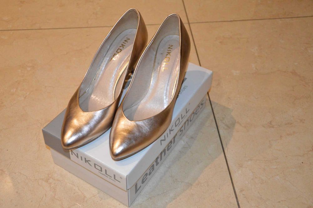 Złote szpilki rozmiar 40