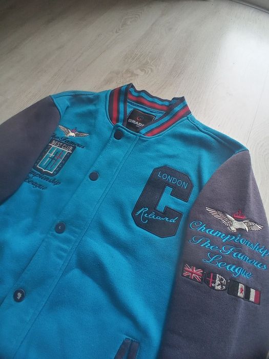 Niebieska bluza London z haftem marki Grace sportswear