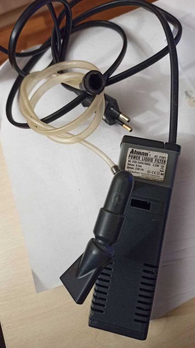 Помпа для акваріума , працююча у гарному стані