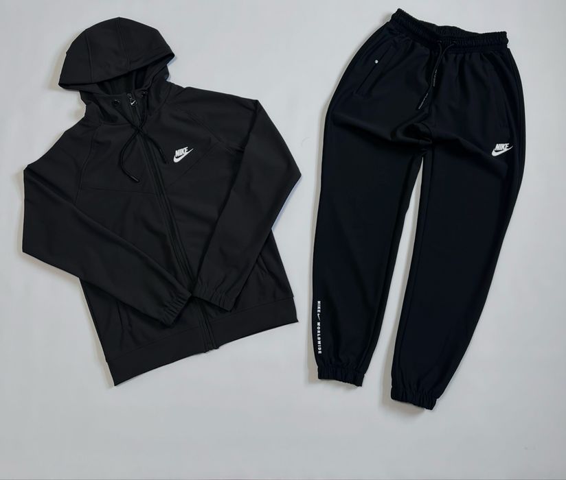 Чоловічий спортивний костюм Nike