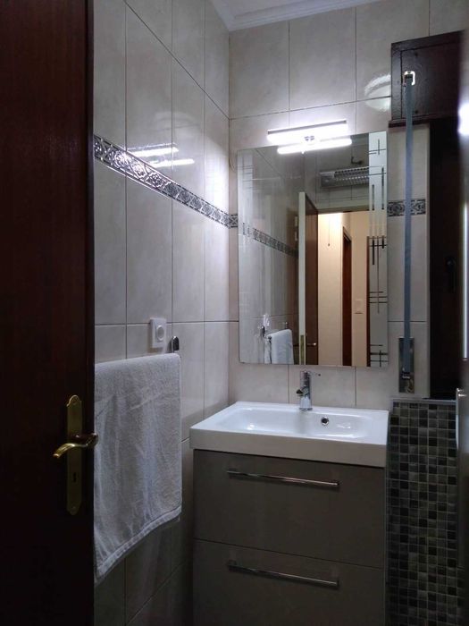 Quarto próximo "palácio cristal" e das faculdades