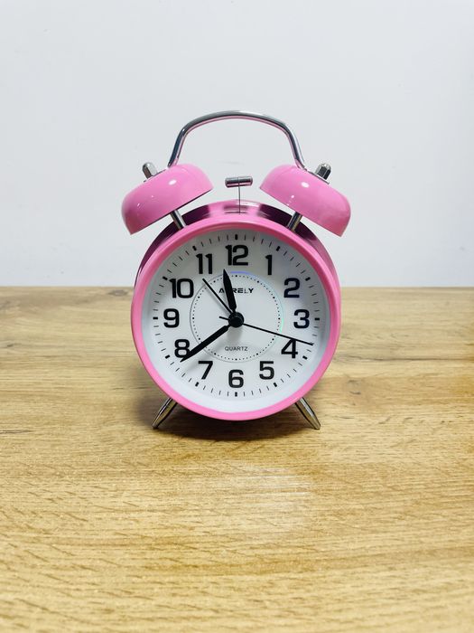 Duży tradycyjny budzik zegar z podświetleniem głośny