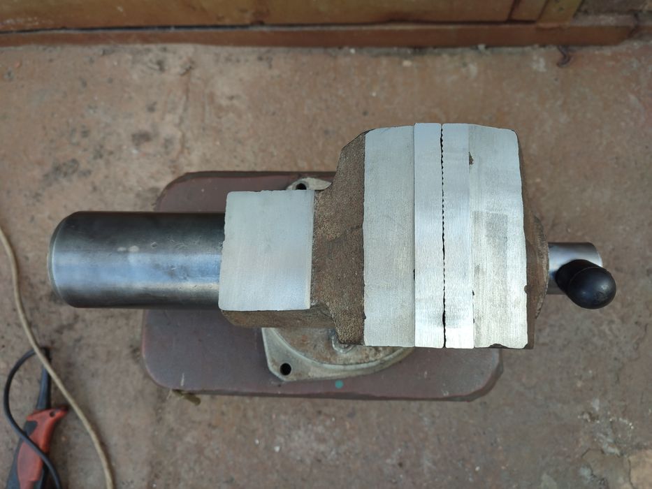 Ретро тіски лещата тиски