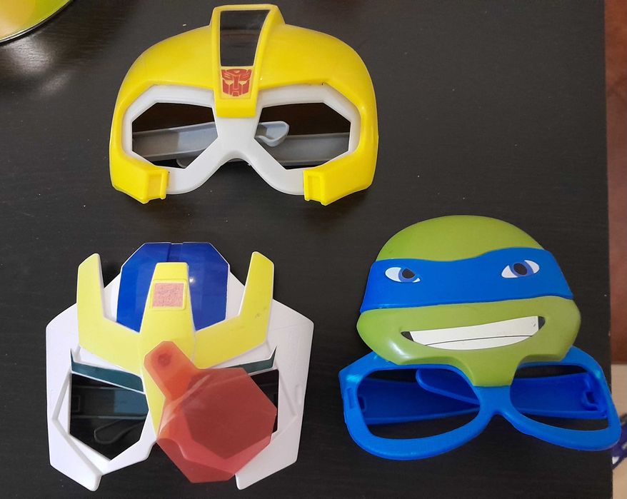 Toys: Figures, Masks, and Games — €1 Each64750782874498122