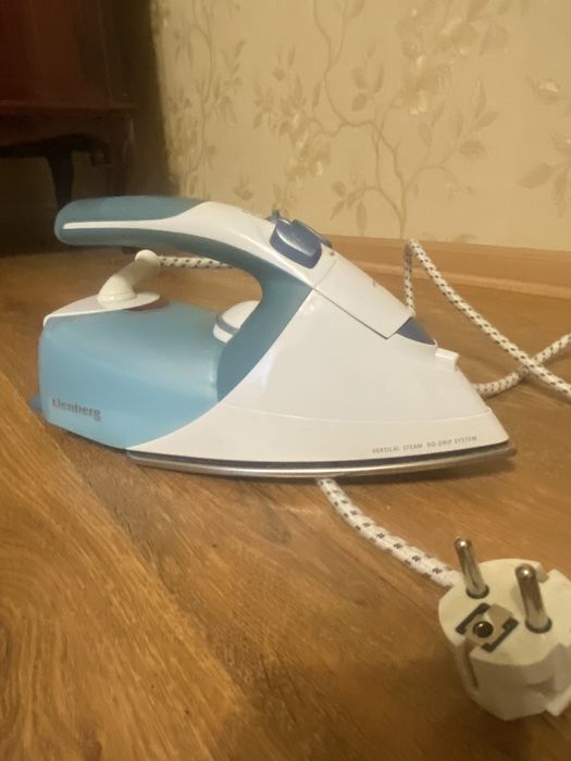 Продам утюг как новый