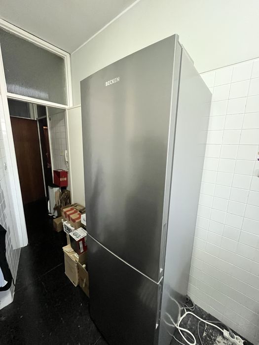 Frigorífico Combinado Becken Boostcooling BC4322 IX - COMO NOVO - 380€