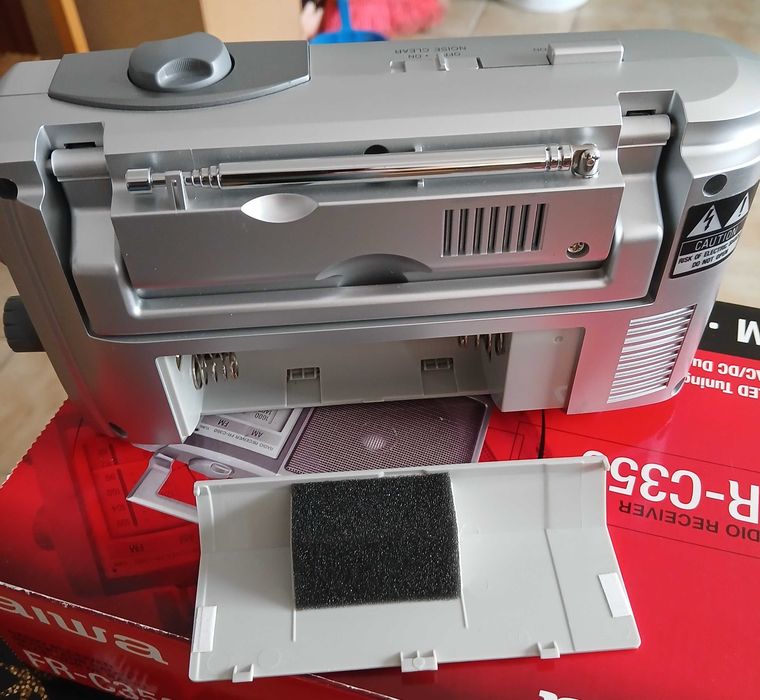 Rádio Aiwa modelo FR C350