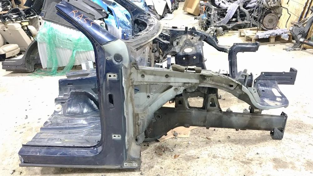 Передня права чверть для Volkswagen Touareg 2010-2014