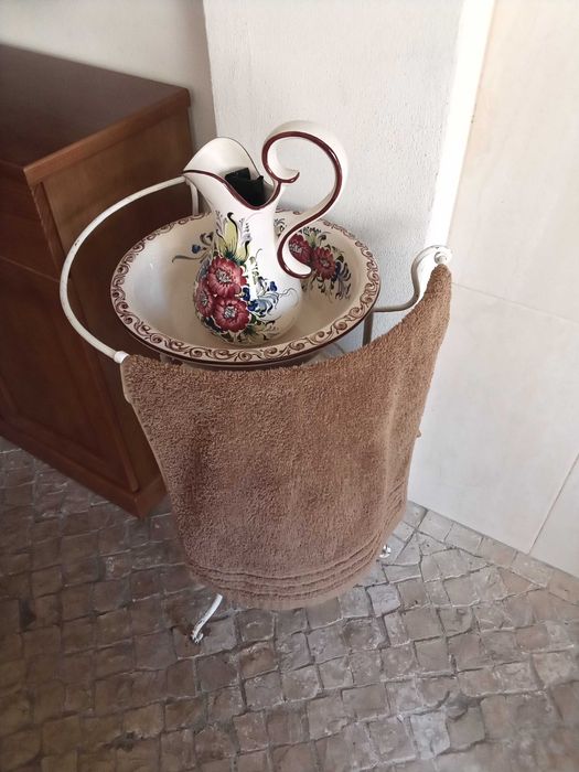 Lavatório antigo em ferro