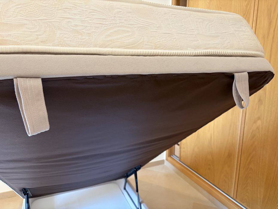 Cama individual com arrumação e colchão - sommier
