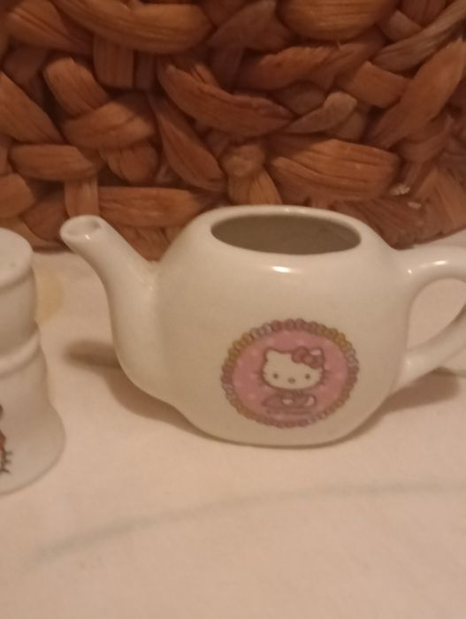 Conjunto Hello Kitty miniatura de porcelana