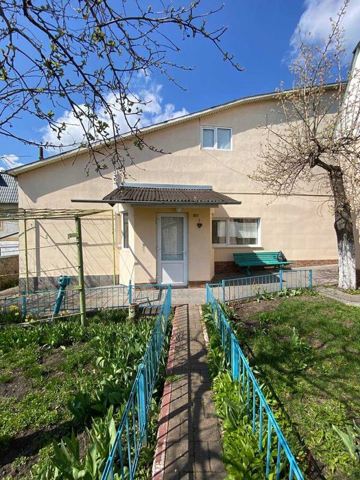 Продаж будинку в Центрі міста