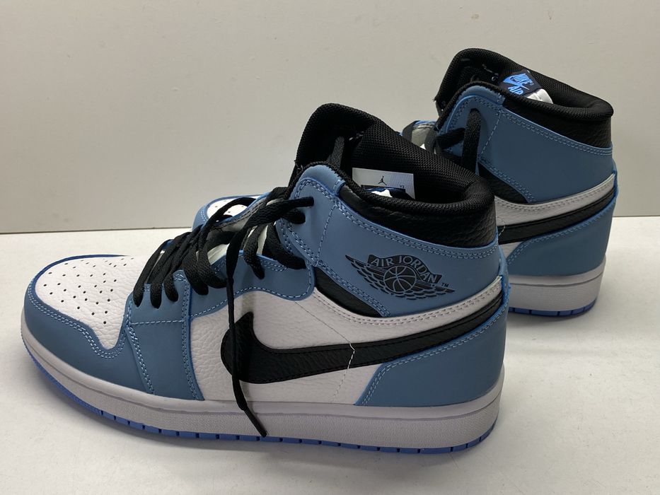 Tenis em Azul e Branco NOVOS