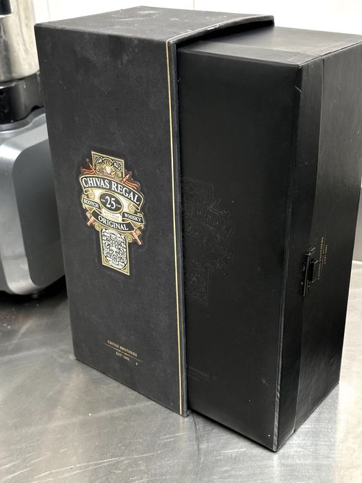 Подарунковий бокс Chivas Regal 25 Years | Оригінальна преміальна коробка