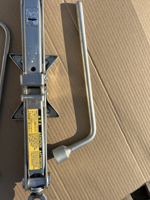 Домкрат Toyota Urban Cruiser,2009-2014,Toyota yaris,оригінал