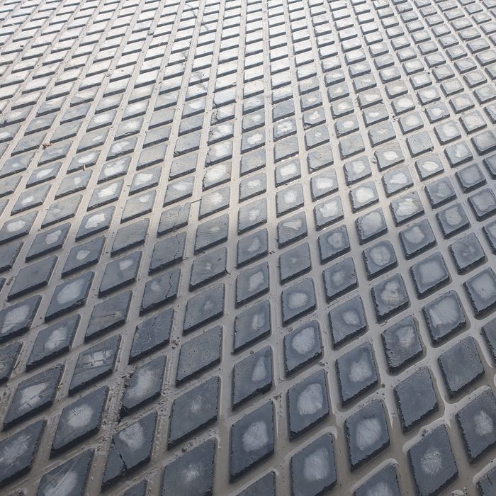 Nacinanie posadzek oraz ruszt betonowych, frezowanie obory, obora.