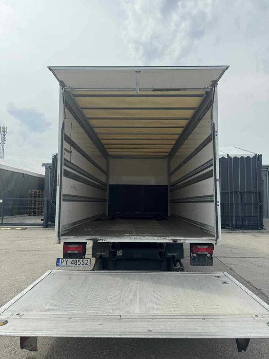 Iveco Daily – kontener z windą kat. B  -  2016r. Kamera cofania