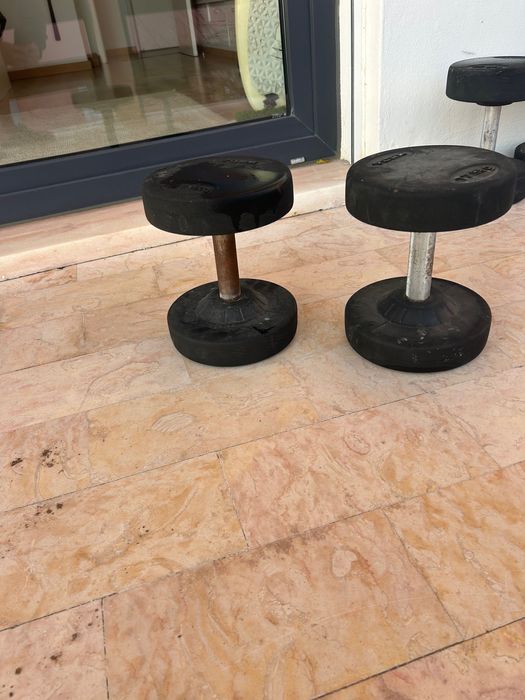 Halteres ginásio 2 pesos diferentes 17.5kg e 22.5kg