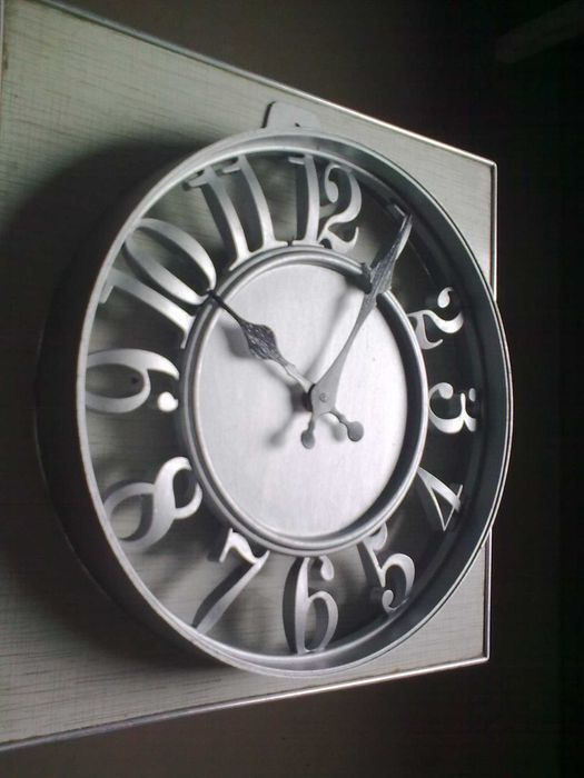 Настеные часы 26 см диам. рабочие