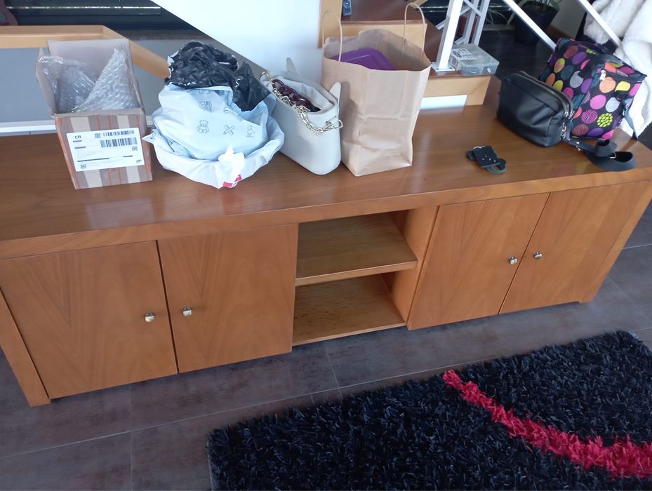 Móvel de sala semi novo castanho