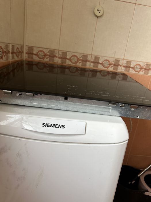 Індукційна плита AEG вбудована