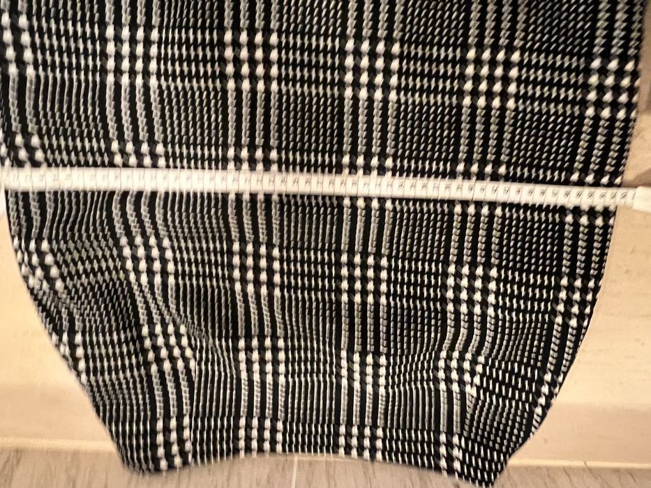 Saia xadrez branca e preta Adolfo Dominguez