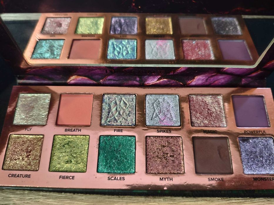 Dragon's eye What's up beauty eyeshadow palette