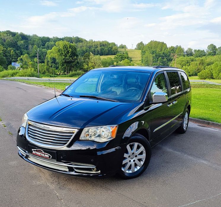 Chrysler Town & Country Ładny nie zgnity Chrysler Town Country 3,6v6 benzyna z gazem LPG 2014