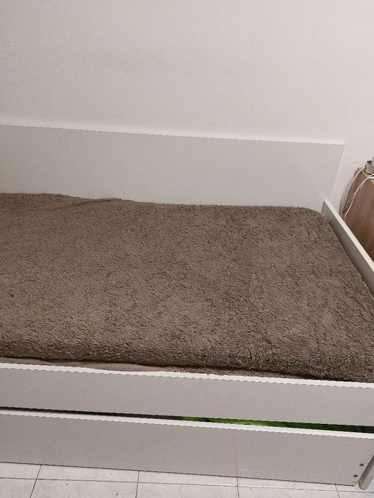 Cama dupla de solteiro, até domingo vendo por 80€