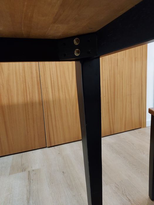 Mesa com 4 cadeiras 122*91cm